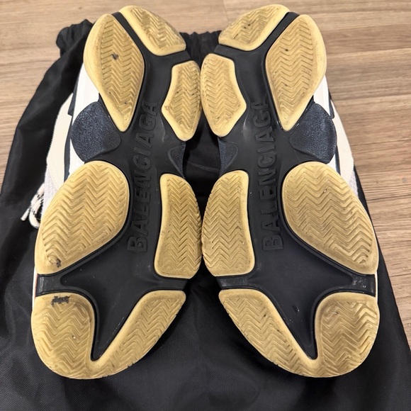 Balenciaga Triple S sneakers - Picture 9 of 10